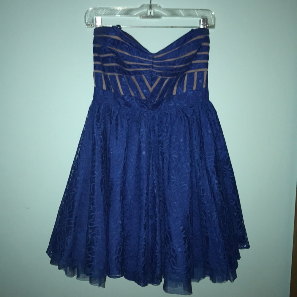 Strapless, lace detailed short formal dress